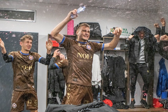 几位年轻选 几位年轻选